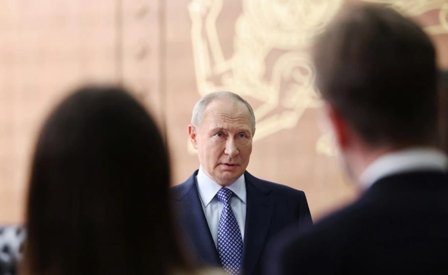 Росія в руках групи старих – розвідка Британії