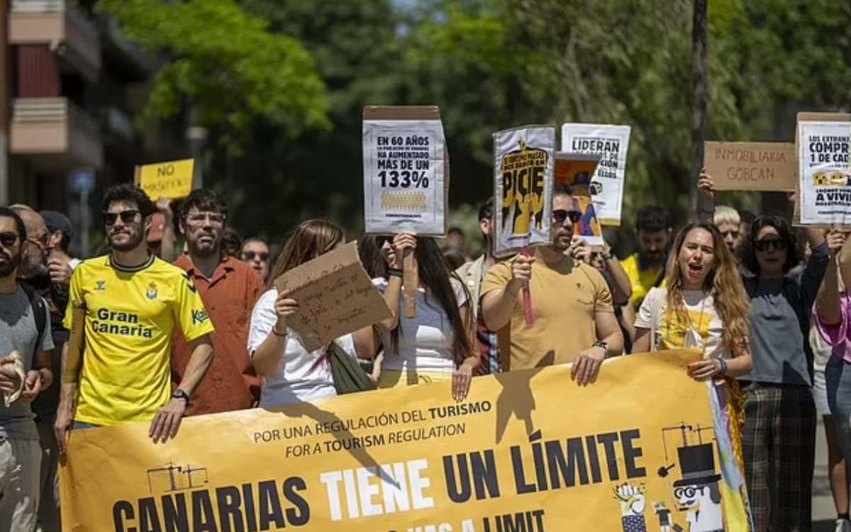 У кількох містах Іспанії відбулися масові протести проти туризму