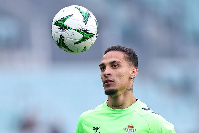 Аби піти з МЮ, гравець зі “списку Аморіма” готовий на зменшення зарплати