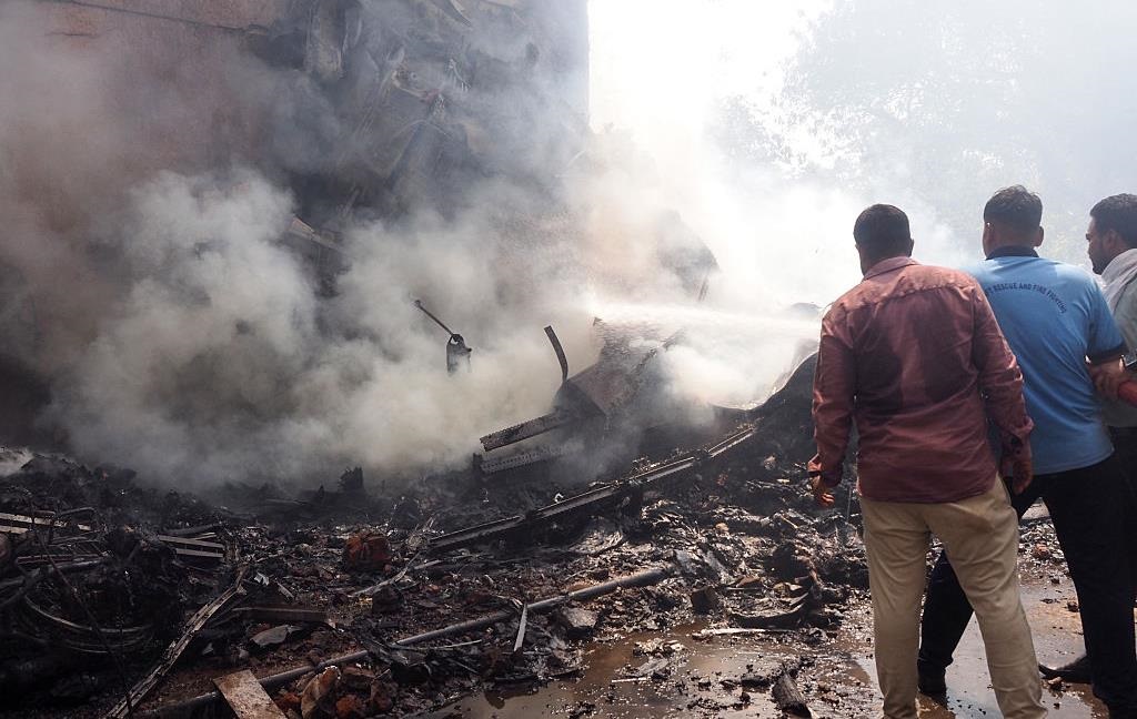 Авіакатастрофа в Індії: на землі постраждали десятки людей