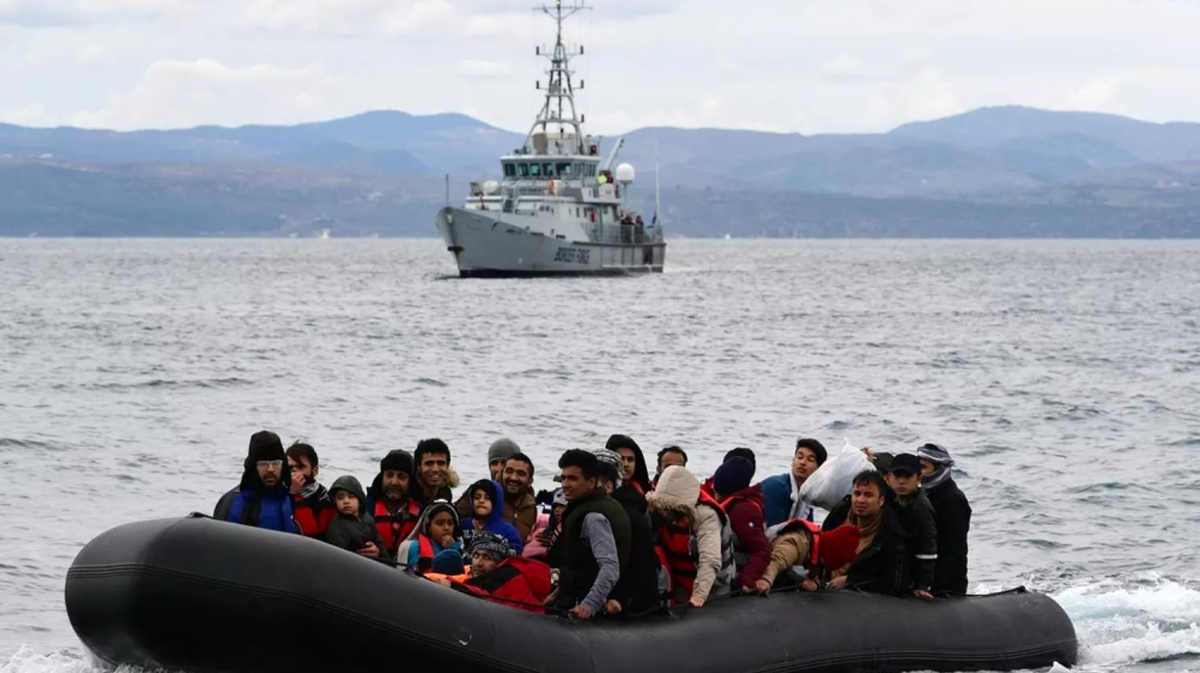 Біля берегів Греції врятували понад 600 мігрантів