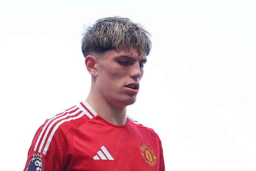 Челсі та Арсенал змагаються за скандальну зірку МЮ