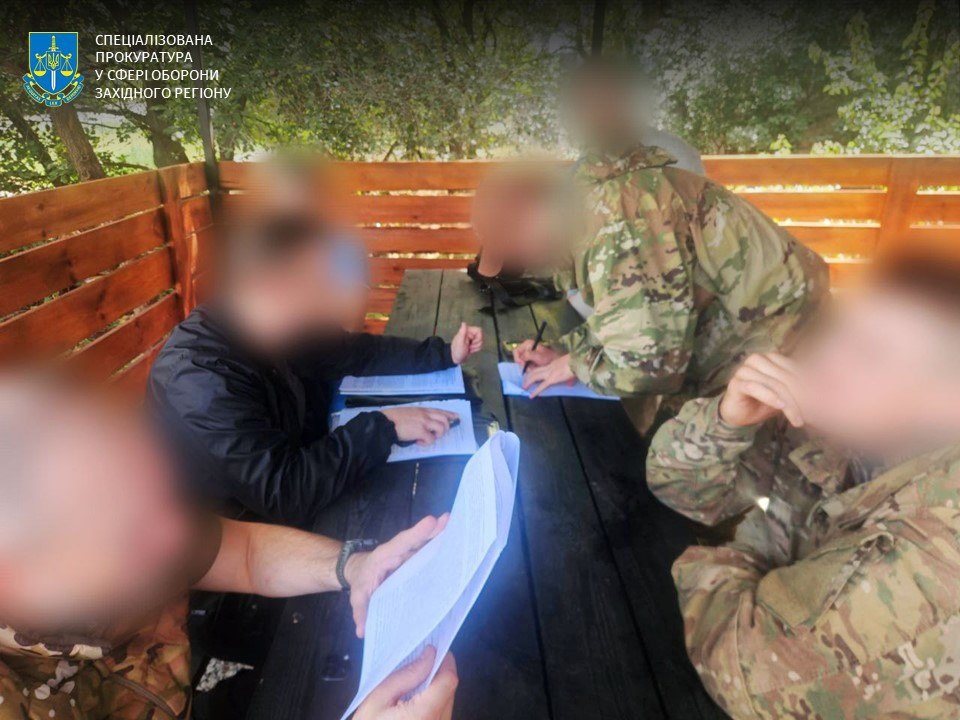 Двом нападникам на бійця Азову повідомили про підозру