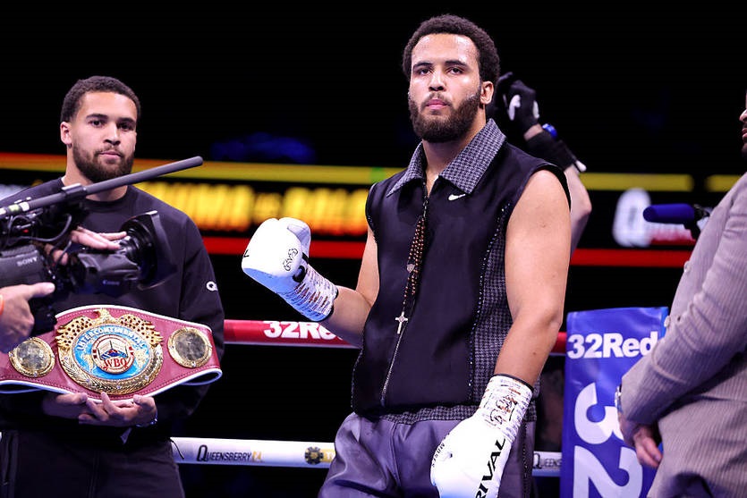 Ексчемпіон світу оцінив шанси Ітауми у бою з Вайтом