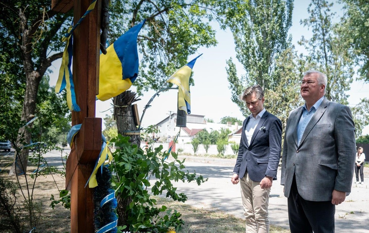 Новини України - Голова МЗС Литви першим з іноземних урядовців відвідав Херсон