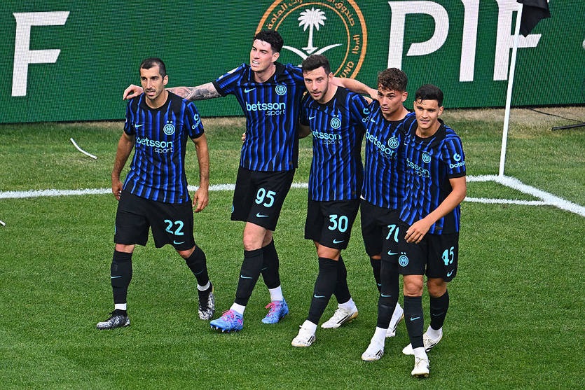 Інтер здолав Рівер Плейт, Монтеррей не залишив шансів супернику