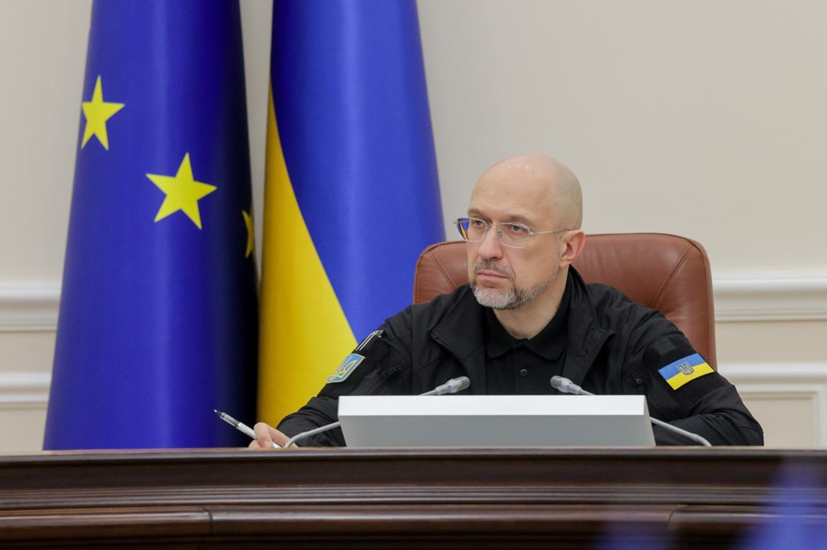 На рахунках бригад залишається до 20 млрд на потреби фронту – Шмигаль