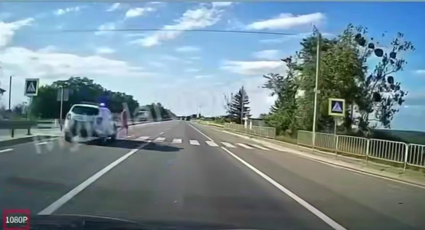 Патрульні збили неповнолітнього на трасі Київ-Чоп