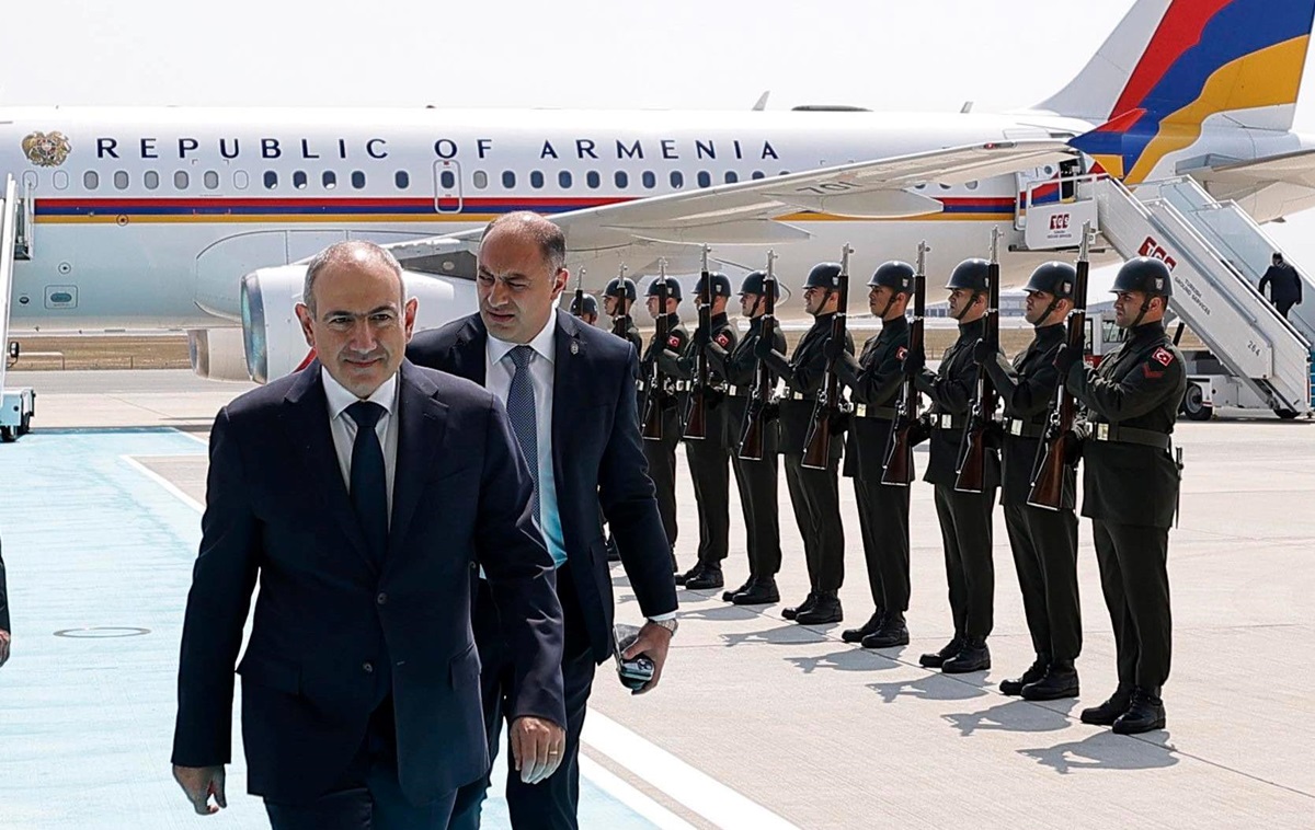 Премʼєр Вірменії прибув з історичним візитом до Туреччини