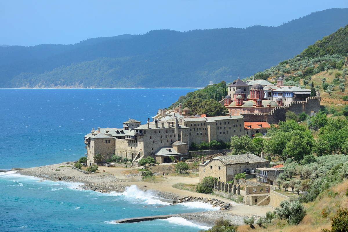 Стародавні монастирі на грецькому Афоні пошкодив землетрус