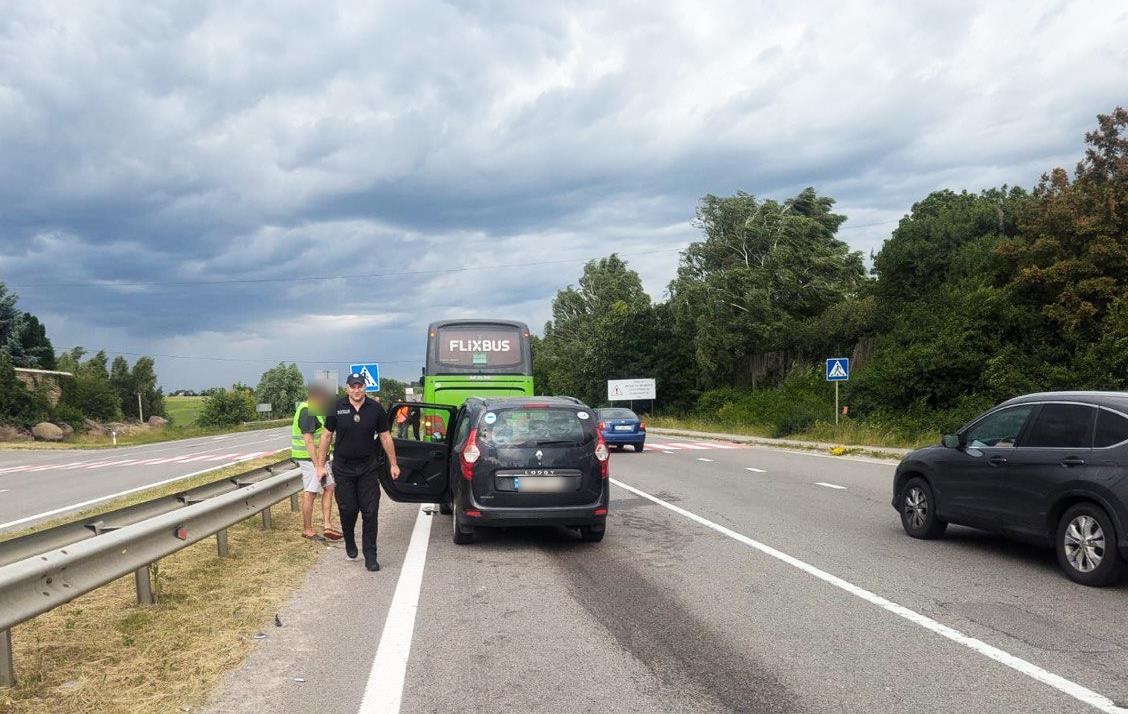 У ДТП біля Рівного постраждали троє дітей