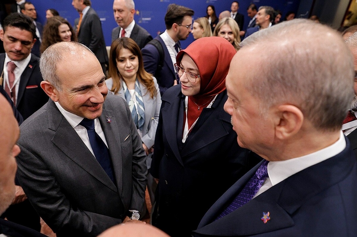 У Вірменії анонсували “історичний” візит премʼєра в Туреччину