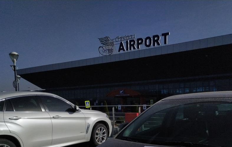 В аеропорту Кишинева стався збій через російську атаку на Україну