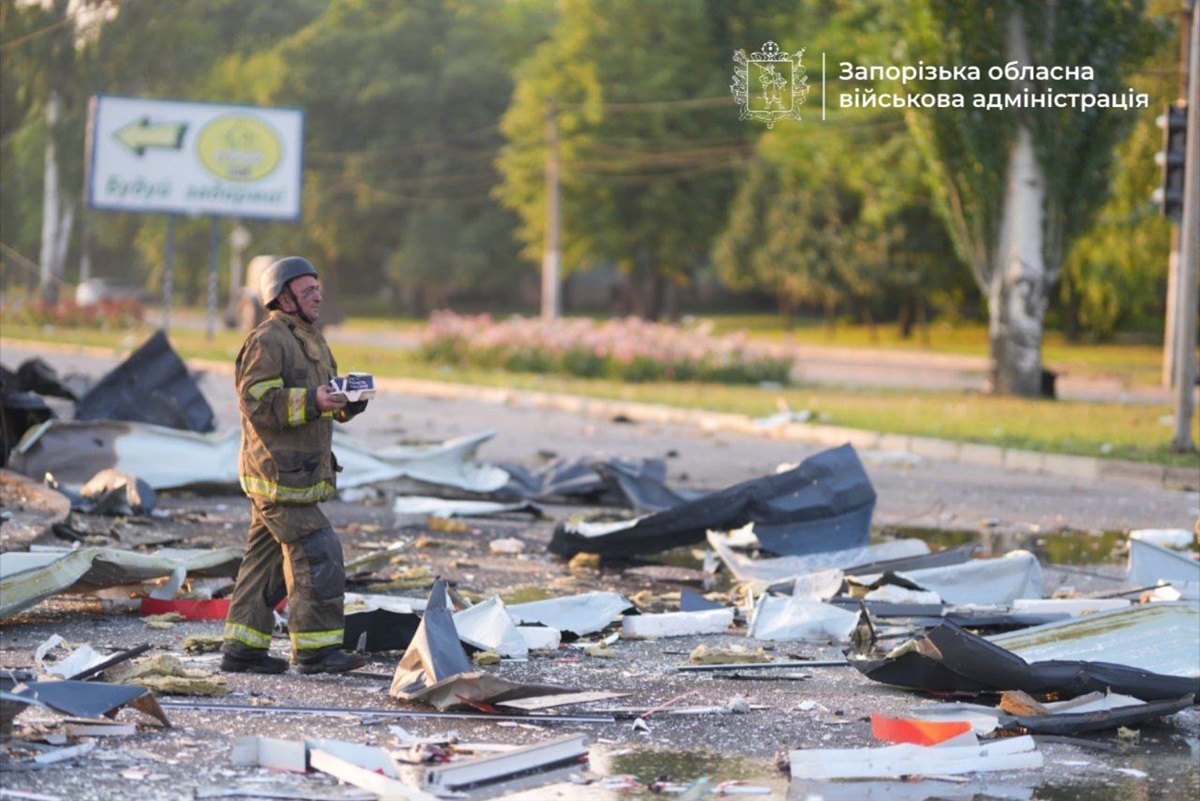 Запоріжжя атакували 13 дронів: фото наслідків