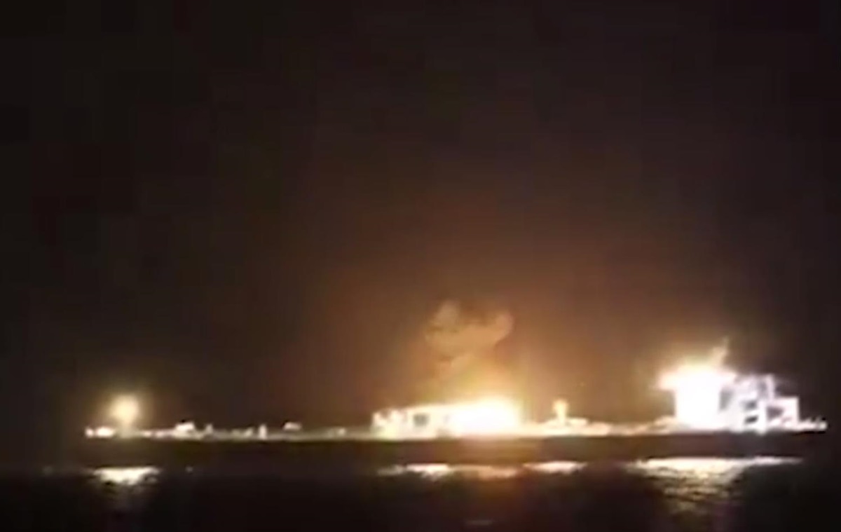 Хусити потопили балкер у Червоному морі