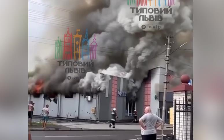 На Львівщині сталася пожежа у супермаркеті