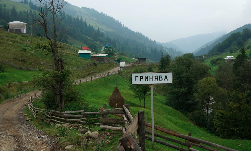 Негода на Прикарпатті: 1000 людей залишилися без транспортного сполучення