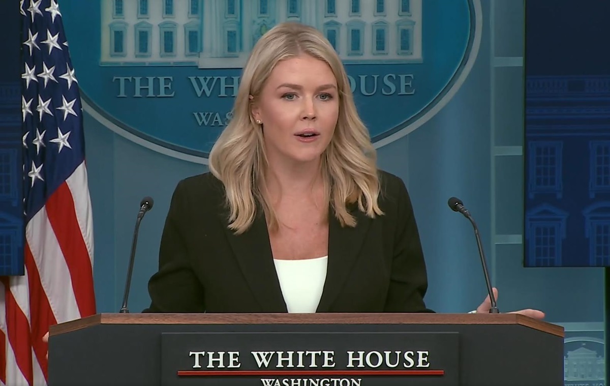 У Білому домі пояснили зупинку упоставках зброї Україні