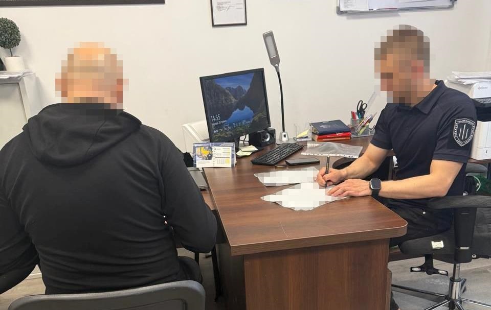 У Рівному працівник СІЗО постачав наркотики арештантці за еротичні фото