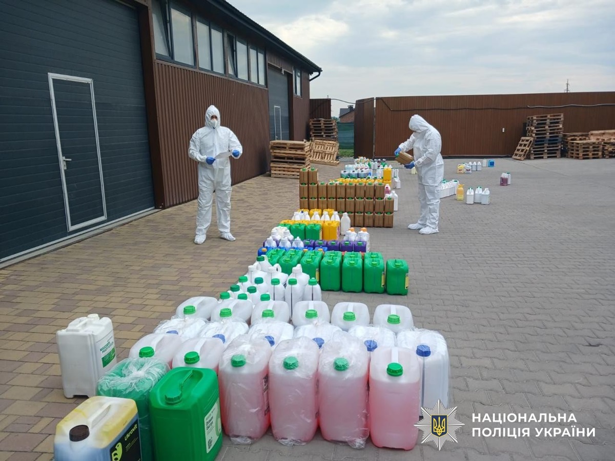 В Україні викрили виробництво підробок агрохімії