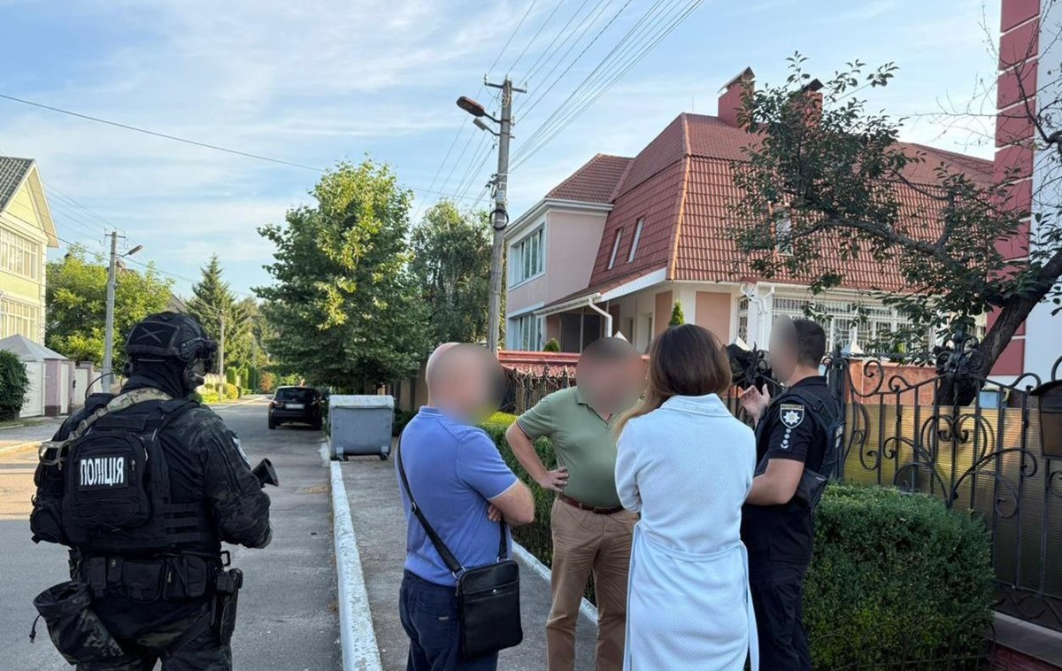 В Україні викрито масштабну схему збуту вітчизняних ліків в Росію