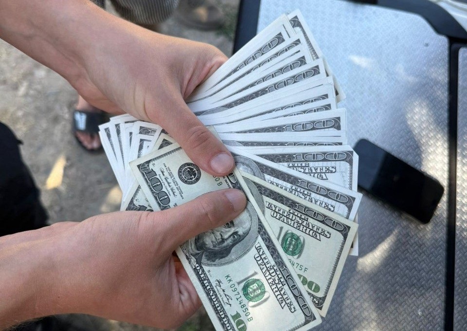 На Одещині правоохоронець продавав “футбольні тури” ухилянтам
