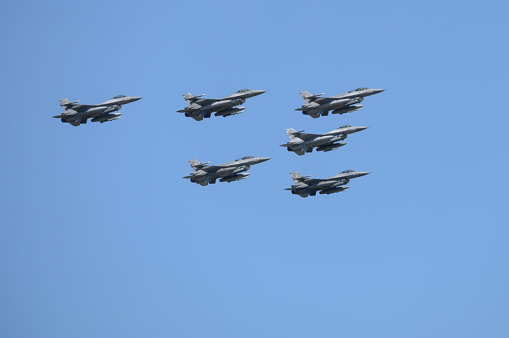 США перехопили російські літаки біля Аляски