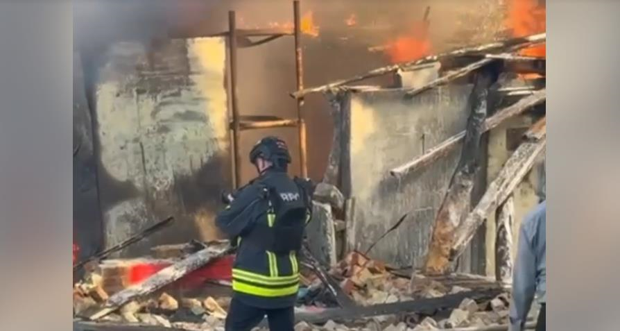 Удар по Сумах: є влучання та руйнування