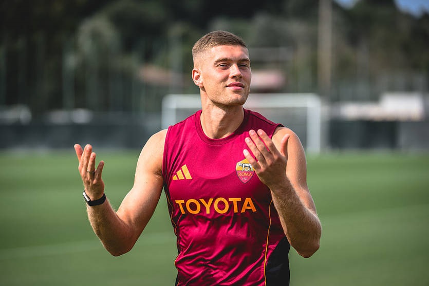 Вест Гем продовжує полювання за Довбиком, маючи намір купити його взимку