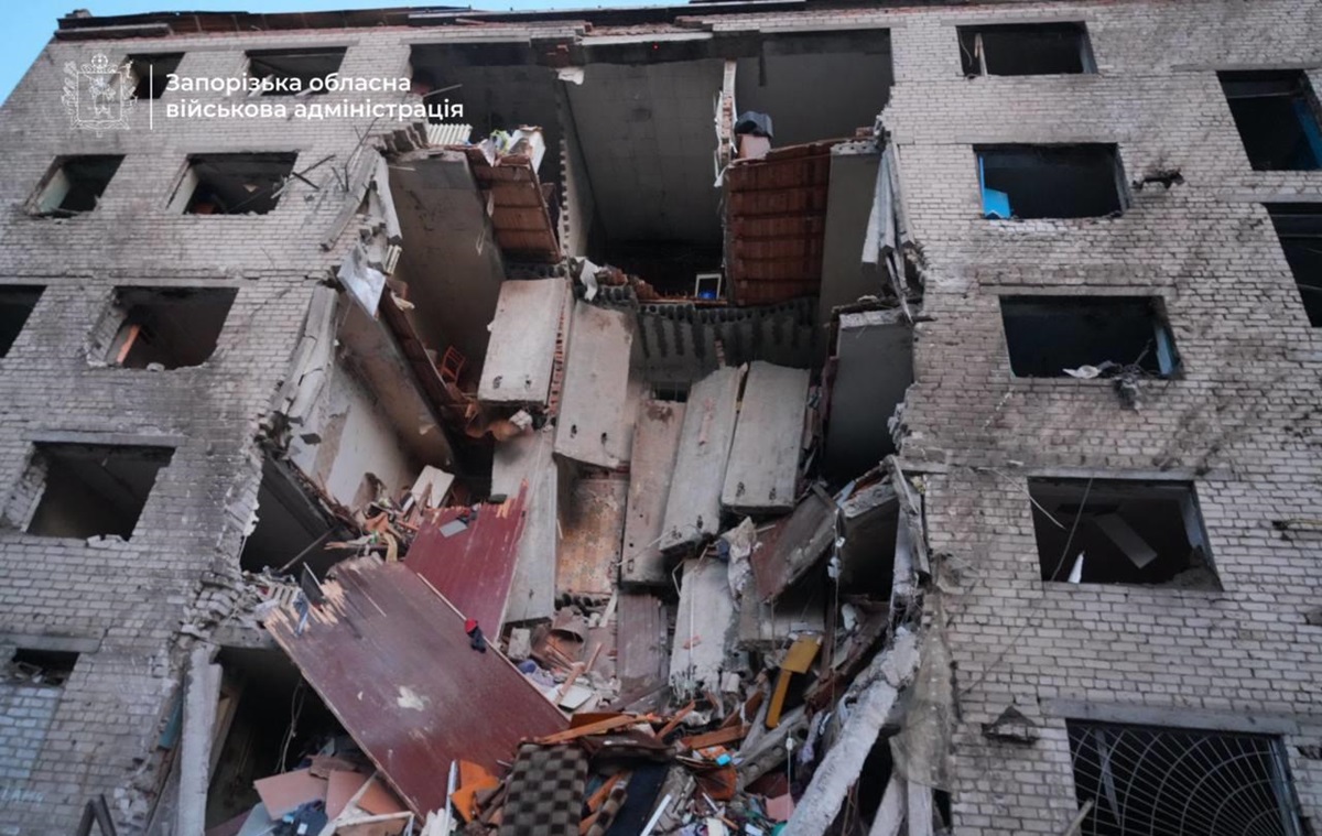 Атака на Запоріжжя: під завалами знайшли загиблого