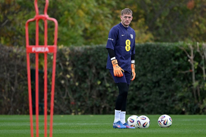 Евертон домовляється про нову угоду з воротарем збірної Англії