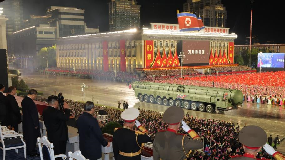 Кім Чен Ин продемонстрував нову міжконтинентальну ракету