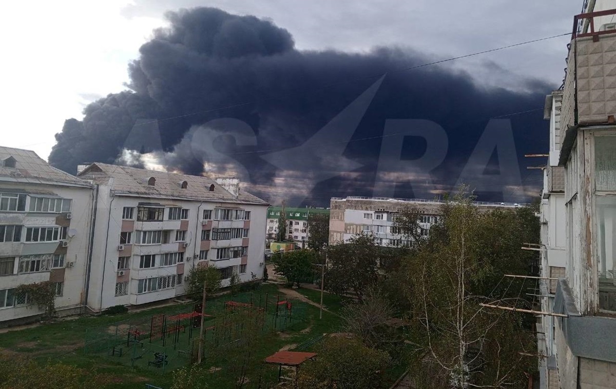 Під час атаки на нафтобазу в Криму згоріли троє робітників – ЗМІ