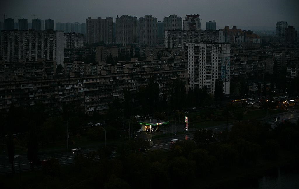 По всій Україні задіяли аварійні відключення