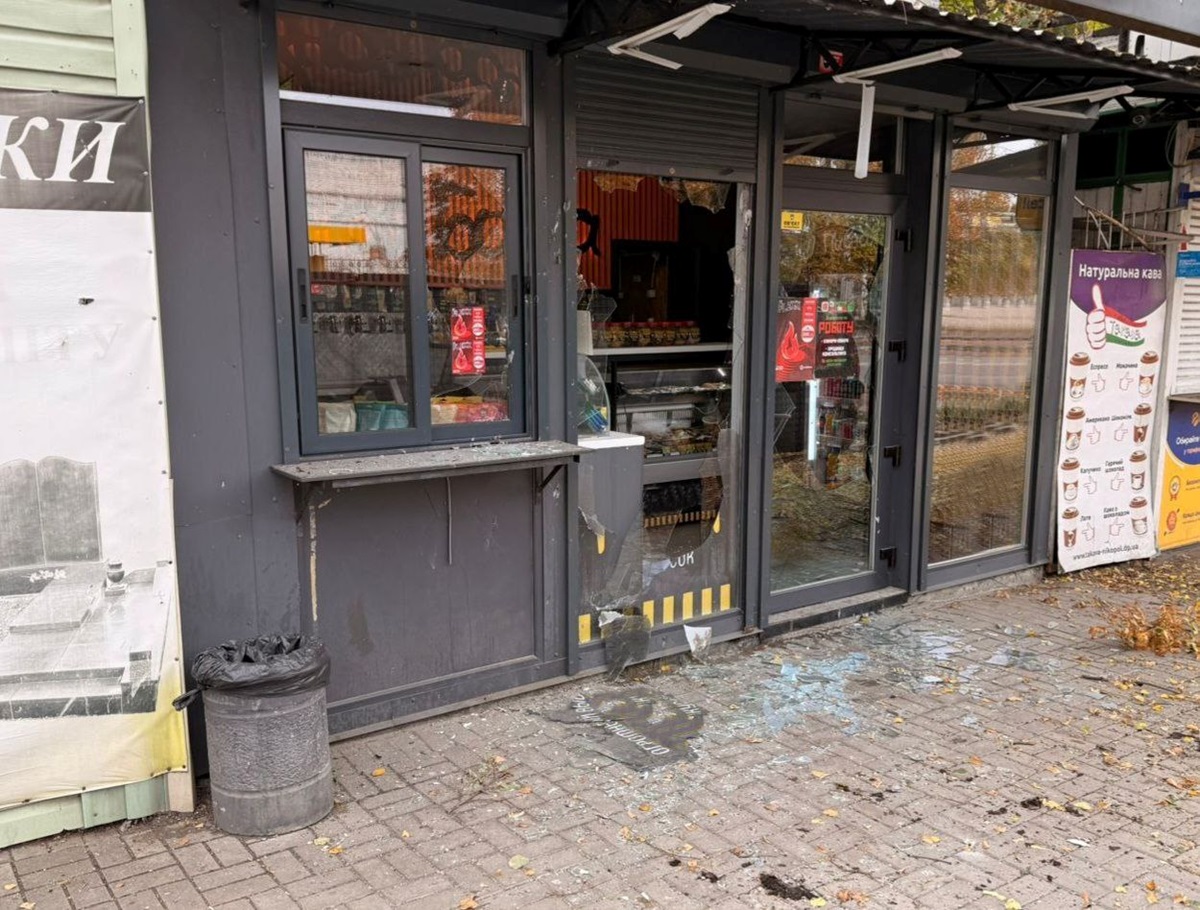 РФ вдарила FPV-дронами по Нікополю, є загибла та поранений