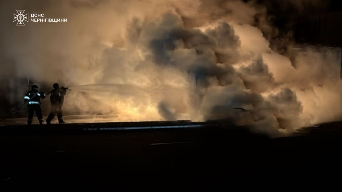 Росіяни атакували інфраструктуру в Чернігові