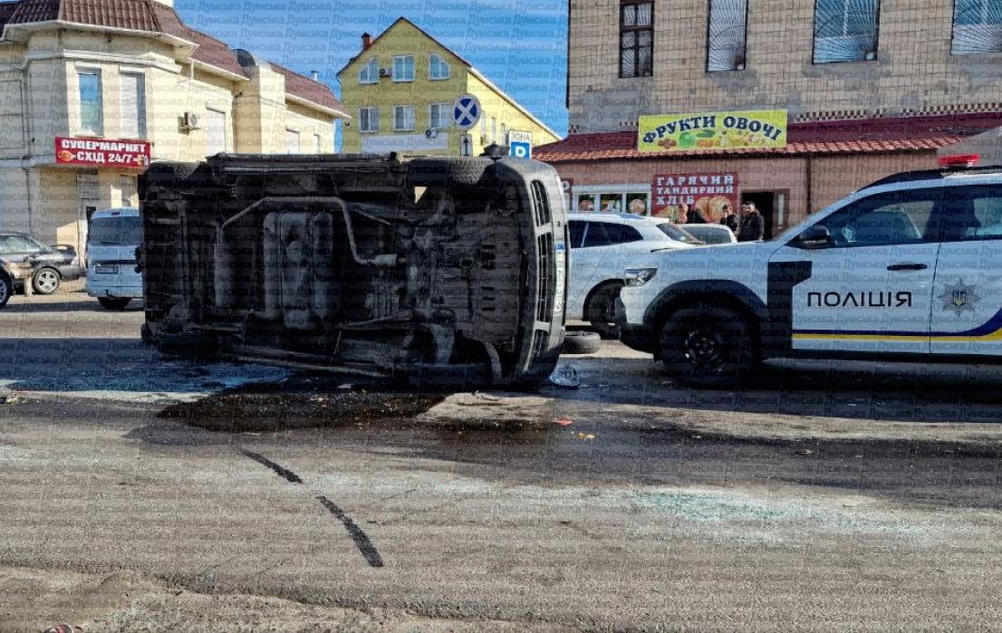 В Одесі натовп перекинув мікроавтобус ТЦК