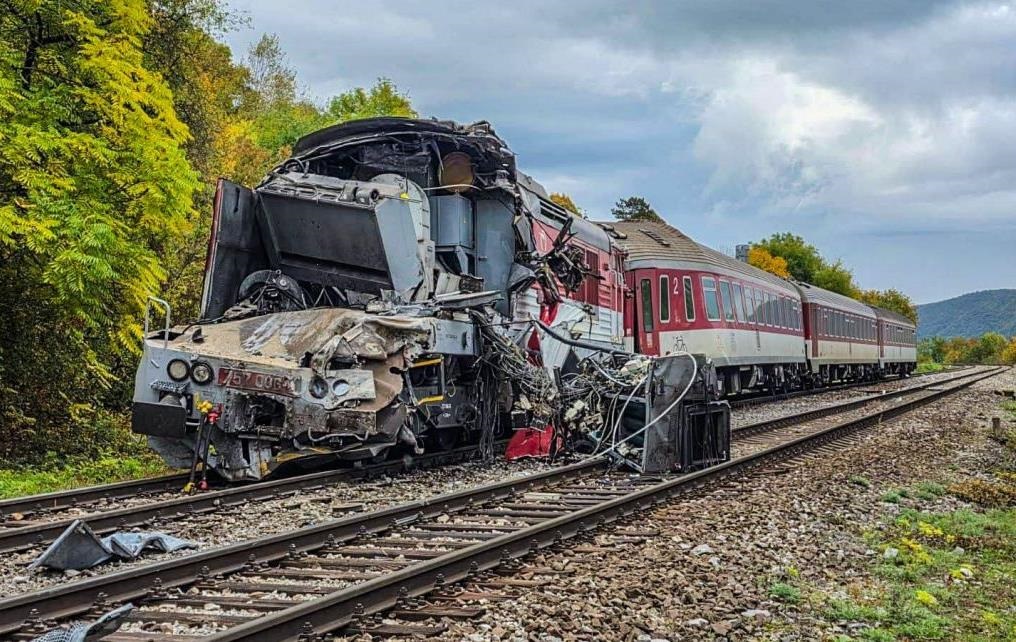В Словаччині зіткнулися два поїзди: майже 100 потерпілих