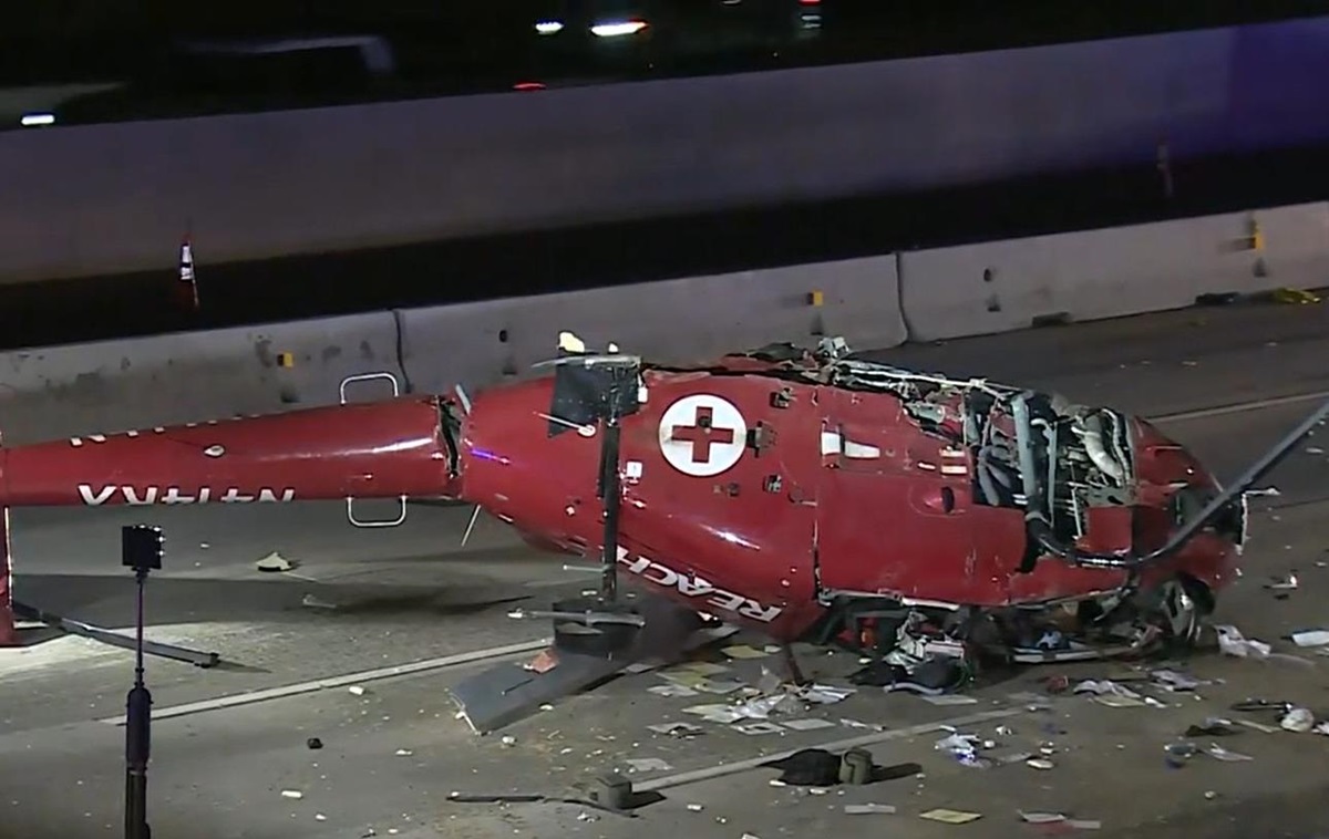 В США на автомагістраль упав гелікоптер: троє потерпілих