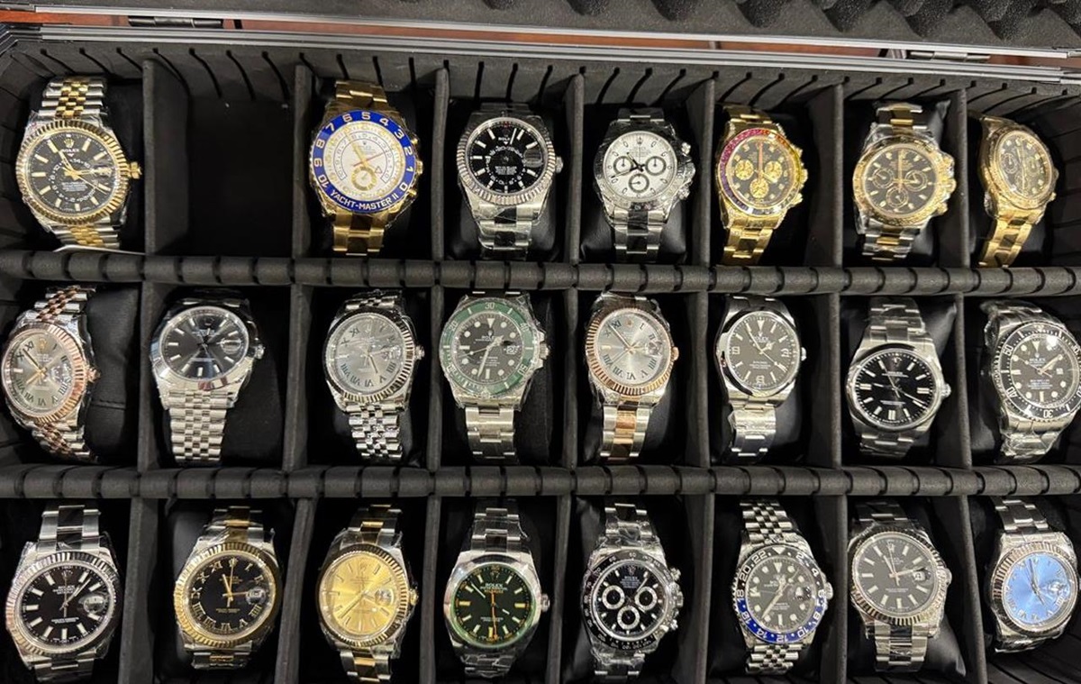 В Україні викрили контрабанду годинників і прикрас на мільйони доларів