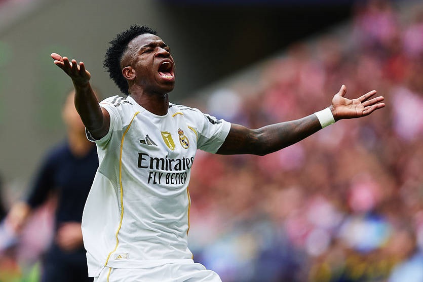 Вінісіус став погорільцем: згоріла сауна в його домі