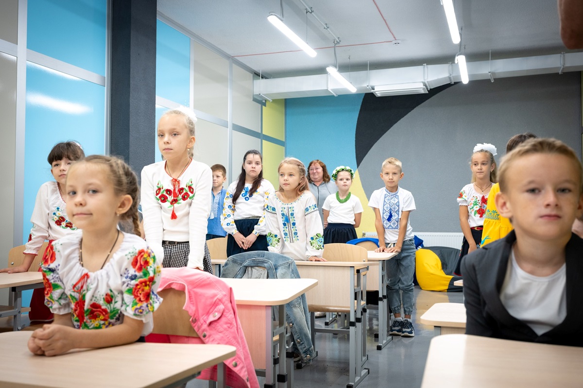 За кордоном верифікували перші суботні та недільні українські школи