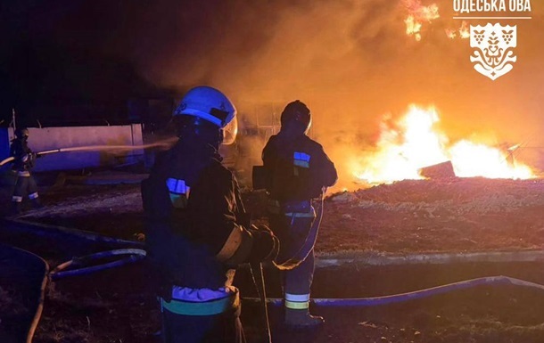 Атака дронів на Одещину: пошкоджено кінний клуб і АЗС