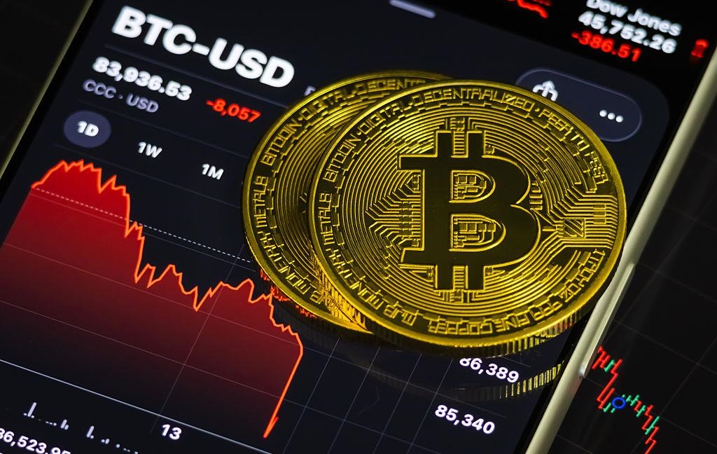 Біткоїн має найгірші місячні показники з 2022 року