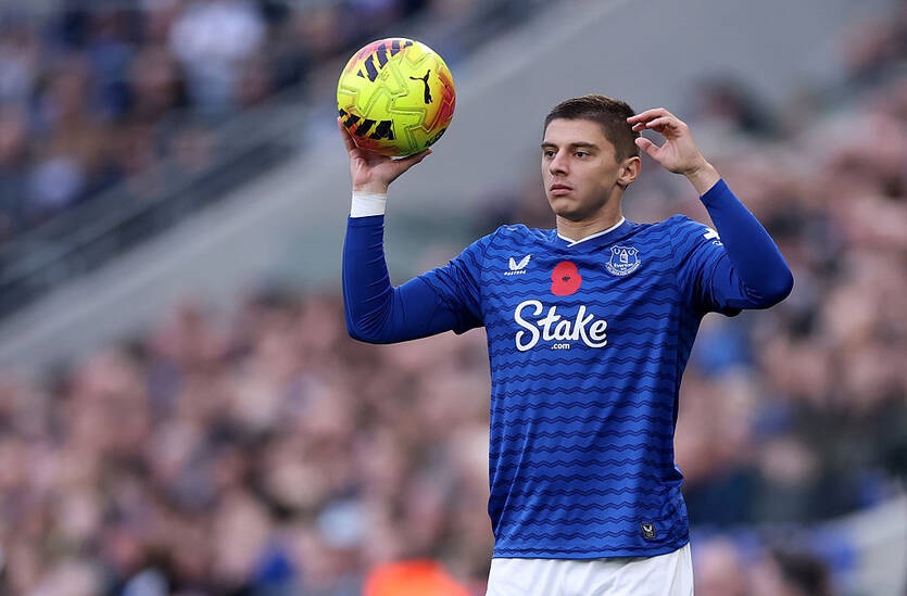 Евертон сумнівається щодо нового контракту для Миколенка – ЗМІ