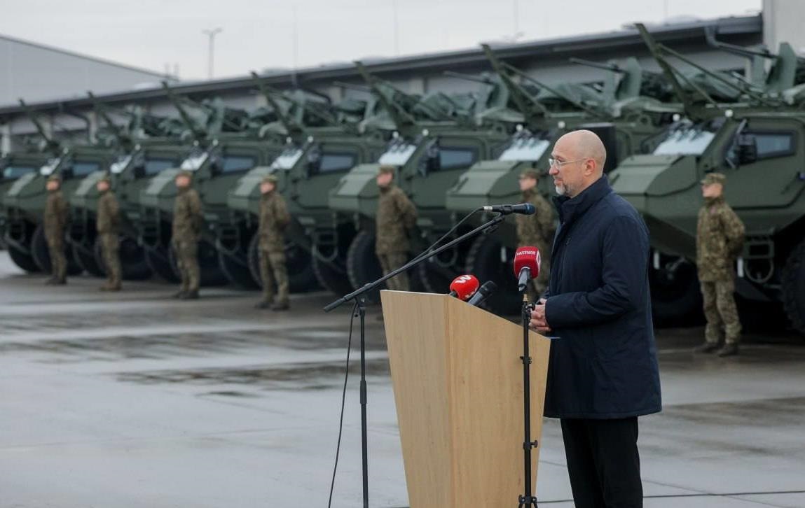 Латвія передала Україні 21 бронетранспортер Patria