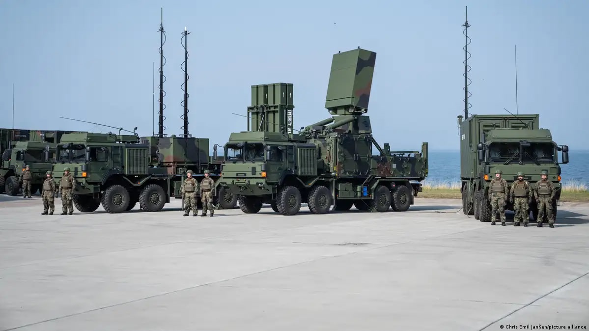 Німеччина виділить €3 млрд на вертольоти та ракети IRIS-T