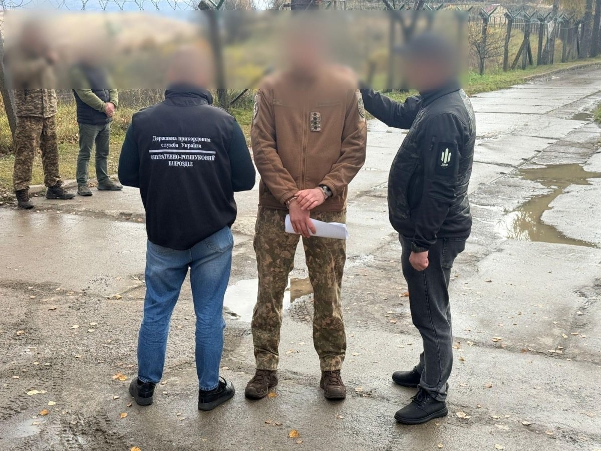 Організатор схеми для ухилянтів маскував своїх клієнтів під військових