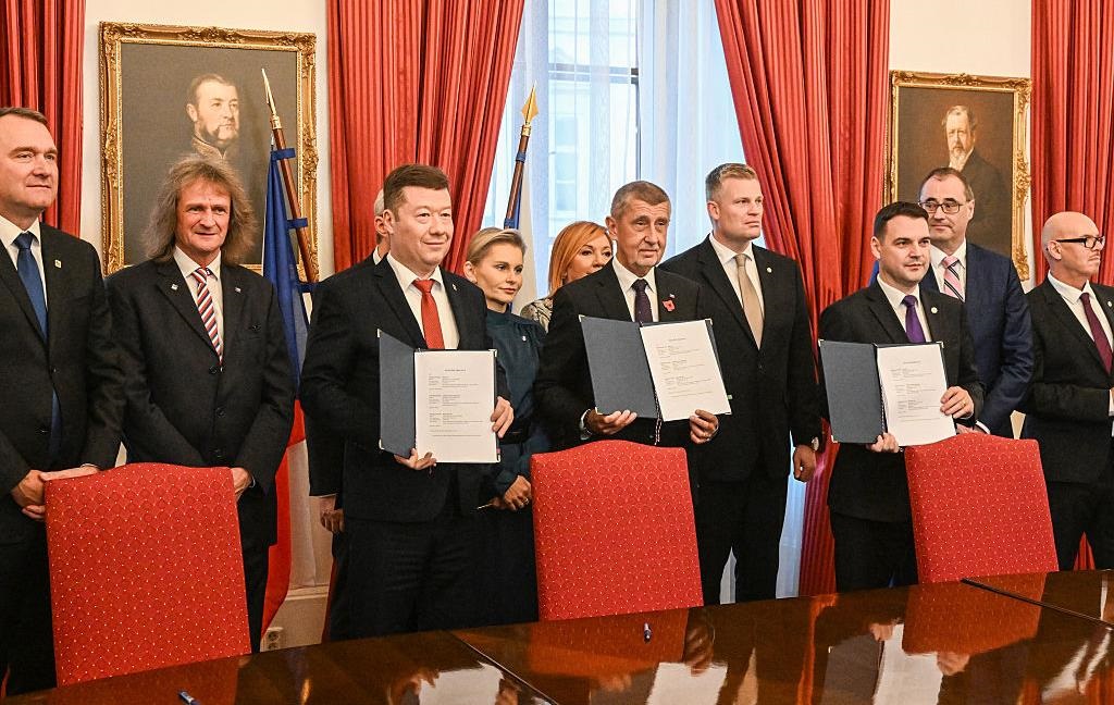 Популісти та антиукраїнська партія: в Чехія сформувався новий парламент