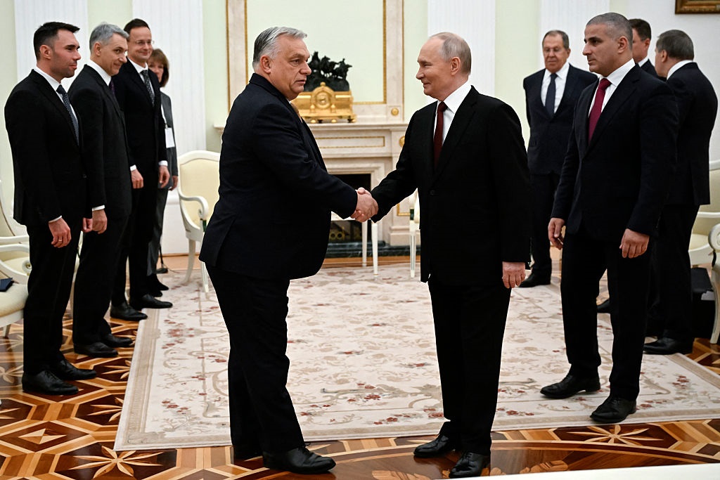 Прохолодна зустріч. Орбан у Москві